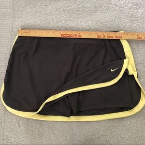 Nike XL Tennis golf skirt women’s grey yellow